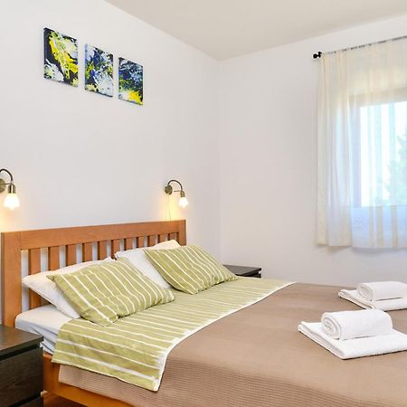 Argo Apartmani Mali Lošinj Buitenkant foto